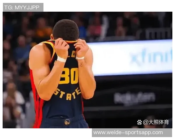 杜兰特第三节状态低迷仅得5分目前全场22分5板2帽表现分析